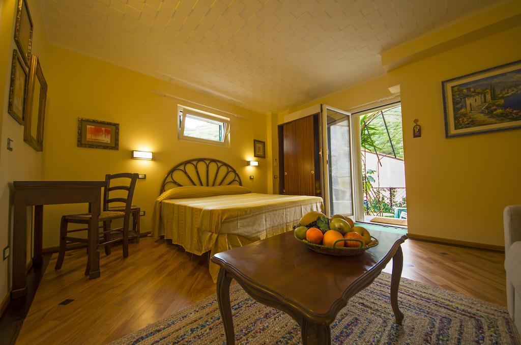 Hotel Luciano Riomaggiore Camera foto